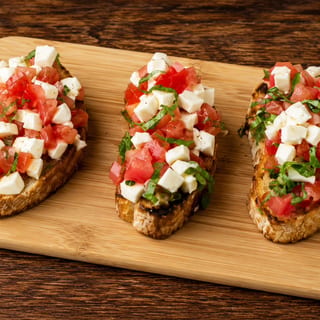 Bruschetta Pomodoro e Mozzarella